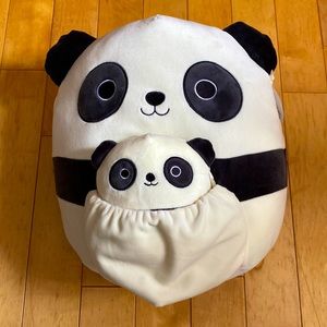 Rare Canadian exclusive mom and baby Squishmallow